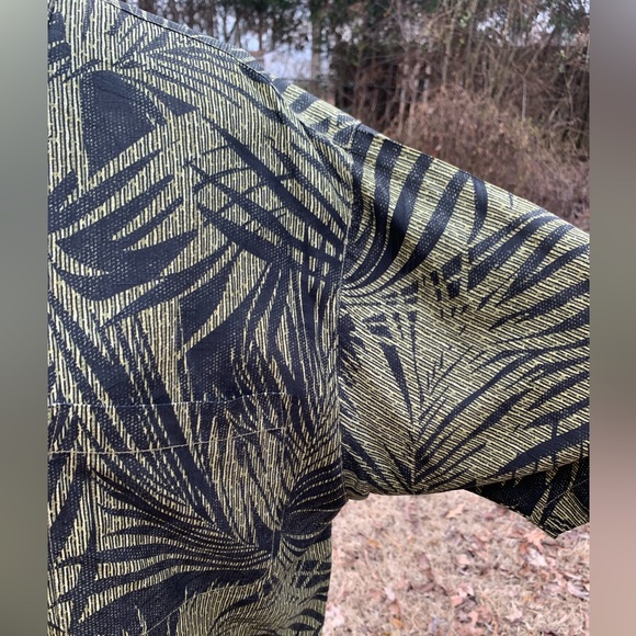 Silk Palm Leaf Hawaiian Button-Up Shirt - Picture 14 of 16